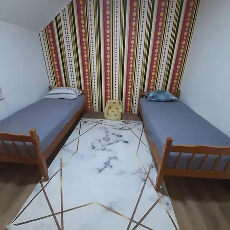 Kuca Za Odmor Sa Bazenom Feriehus Bugojno